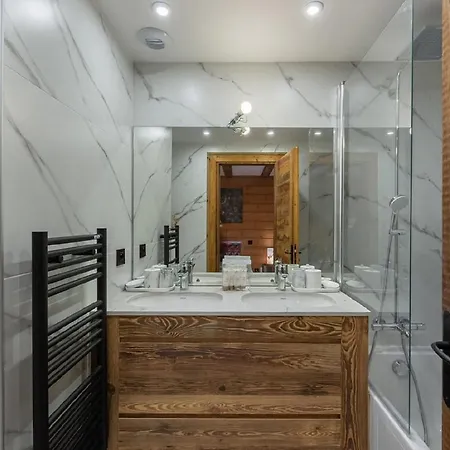 Chalet De Prestige Confortable Et Renove * Courchevel