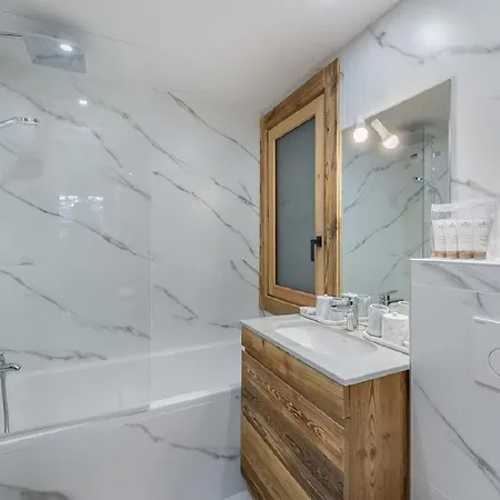 Chalet De Prestige Confortable Et Renove Holiday home Courchevel
