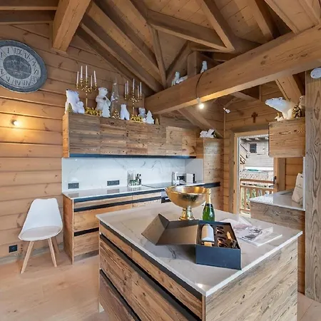 Holiday home Chalet De Prestige Confortable Et Renove Courchevel