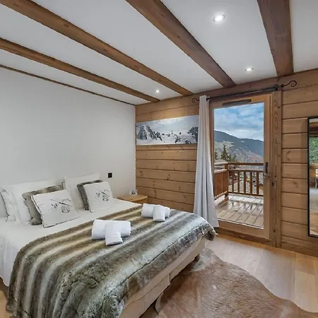 Holiday home Chalet De Prestige Confortable Et Renove Courchevel
